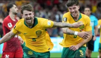 Australia befason Turqinë, e mposht skuadrën e Montellës dhe i bashkohet SHBA