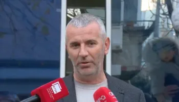 Avokati i Bajrajve reagon ndaj Koçekut: Deklaratë që përbën sulm ndaj dinjitetit, deputetja të paraqesë prova