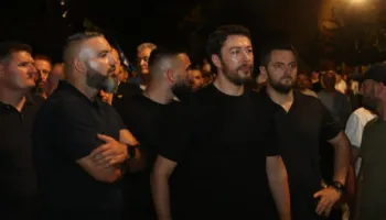 Avokati nxjerr prapaskenat e protestës: E kontrolluar nga Berisha, financimi vjen nga Shkëlzeni!