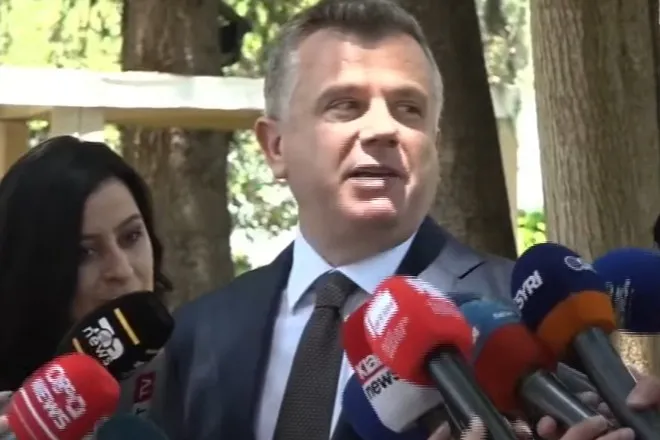 Balla ironizon protestën për Zvërnecin: Bufat kanë filluar ta ndjejnë veten si flamingo