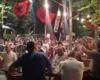 ‘Bashkohuni me ne, çohuni nga kafja’, protestuesit marshojnë në ish-Bllok
