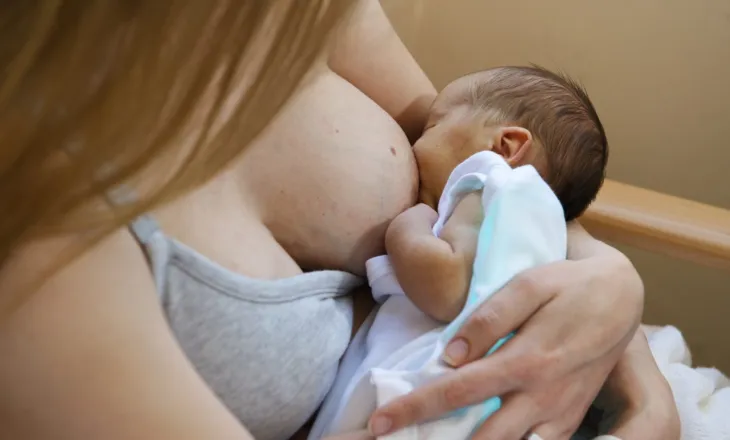 Bazohuni në përvojën e mamasë tuaj, 8 këshilla për nënat e reja
