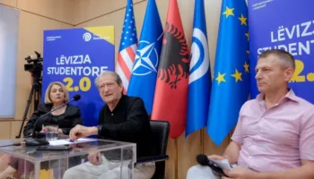 Berisha: As Enver Hoxha nuk mund të fliste siç foli Rama në Berlin! Përshëndes protestuesit që ia nxinë fytyrën