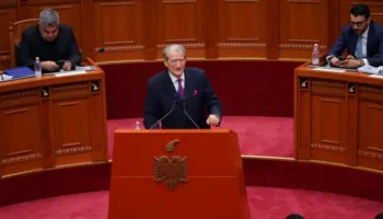 Berisha: Dumani fsheh emrat e zyrtarëve të Arubës, kurse në dosjen time publikoi emrat e tre fëmijëve me autizëm