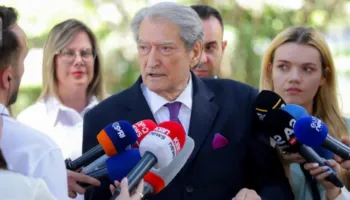 Berisha: Flamengot do t’i ekzekutojë aeroporti i Vlorës, uroj që enti evropian i aviacionit të mos i japë licencë