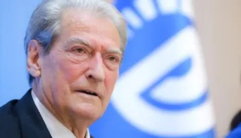 Berisha reagon pasi Rama ndryshoi profilin në Facebook: Komentet vijojnë “Jepe dorëheqjen!”…
