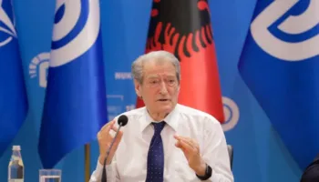 Berisha sulmon protestuesit: Ata që qajnë janë hipokritë! Le të derdhin lot krokodili…