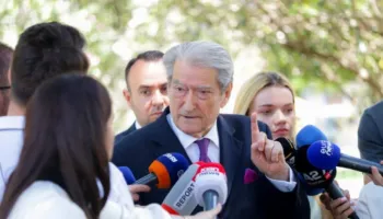 Berisha: Tirana dhe Beogradi bashkëpunojnë kundër protestës, në tubime mund të ketë agjentë serbë
