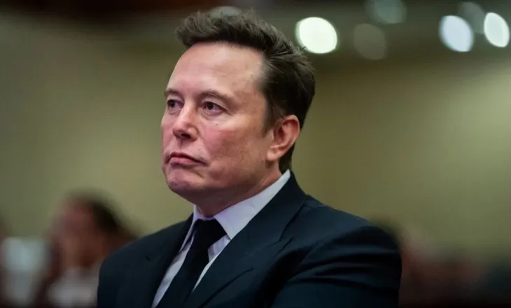 Bien aksionet e SpaceX dhe Tesla-s, Elon Musk humb zyrtarisht statusin e “trilionerit”