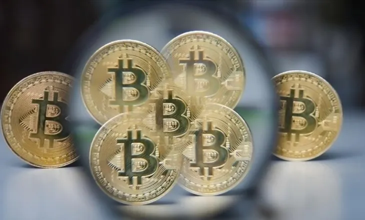Bitcoin bie nën 60,000 dollarë ndërsa gjendja e shmangies së riskut godet tregjet e kriptomonedhave