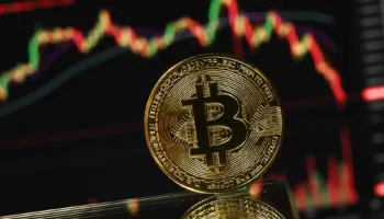 Bitcoin bie sërish nën 60,000 dollarë, duke shënuar nivelin më të ulët që nga tetori 2024
