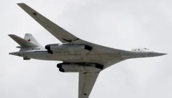 Bombarduesit rusë Tu-160 patrullojnë mbi Detin e Barentsit dhe Detin e Norvegjisë