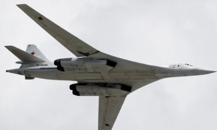 Bombarduesit rusë Tu-160 patrullojnë mbi Detin e Barentsit dhe Detin e Norvegjisë