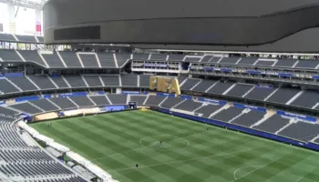 Botërori/ Punëtorët në stadiumin e Los Angeles ankohen për kushtet dhe pagat