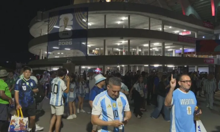 Botërori, stadiumet nuk mbushen, çmimet e biletave deri në 8 mijë dollarë