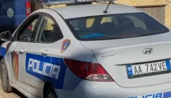 Burri dhunon rëndë bashkëshorten 69-vjeçare në Pogradec