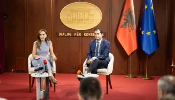 Bylykbashi e Tabaku takojnë gazetarët europianë