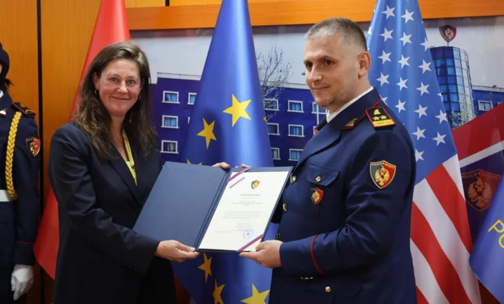 Ceremoni vlerësimi në Policinë e Shtetit për zyrtarët e Ambasadës Amerikane në përfundim të misionit në Shqipëri