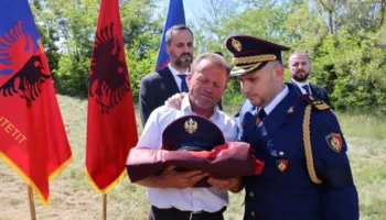 Ceremonia mortore e oficerit të vrarë në krye të detyrës, Hita: Lamtumirë koleg, vëlla dhe nga sot, Dëshmor i Atdheut!