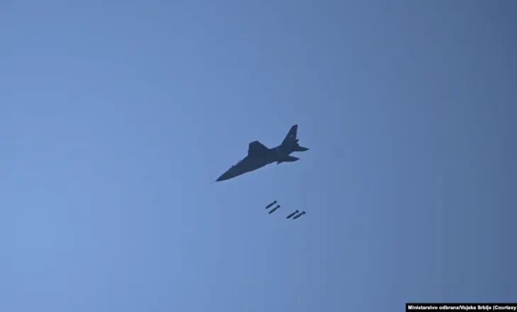 ‘CM-400 janë të frikshme’/ Vuçiç paralajmëron rritjen e arsenalit me raketa kineze