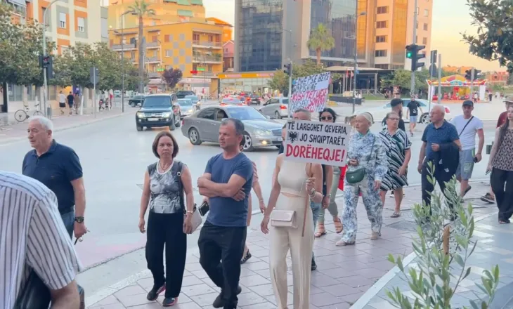 “Çohuni nga kafja” qytetarët protestojnë edhe në Fier