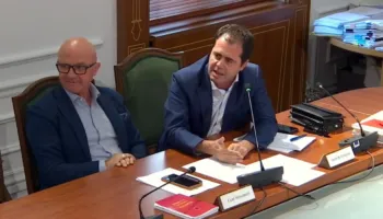 Debat për administratën publike, PD: Angazhohet në aktivitete politike. PS: Çdokush është i lirë pas orarit zyrtar  