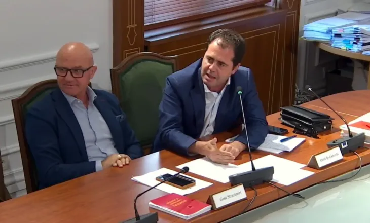 Debat për administratën publike, PD: Angazhohet në aktivitete politike. PS: Çdokush është i lirë pas orarit zyrtar  