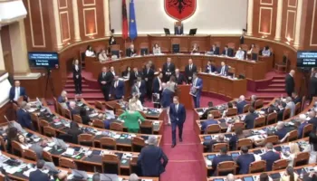 Debat për protestat në Parlament, Berisha: Rama të japë llogari. Balla e sfidon: Dil në shesh
