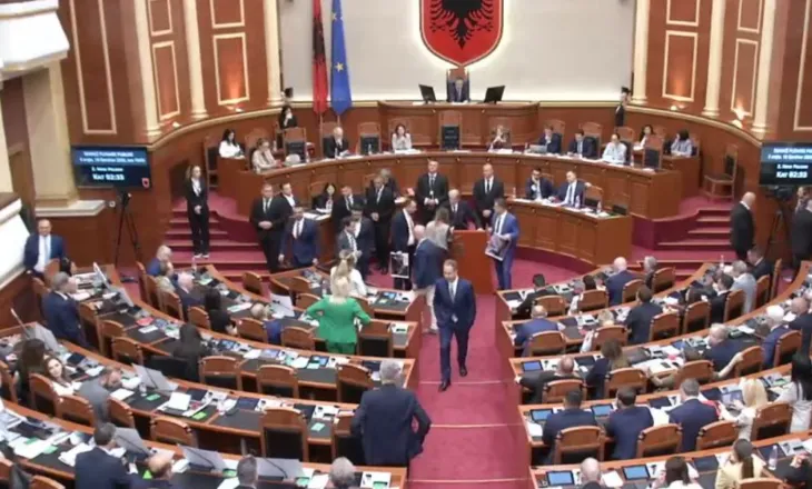 Debat për protestat në Parlament, Berisha: Rama të japë llogari. Balla e sfidon: Dil në shesh