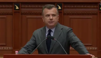Debat për protestën në Parlament, rrëzohet kërkesa e PD për interpelancë me Ramën. Balla: Në tubim aktorë të huaj