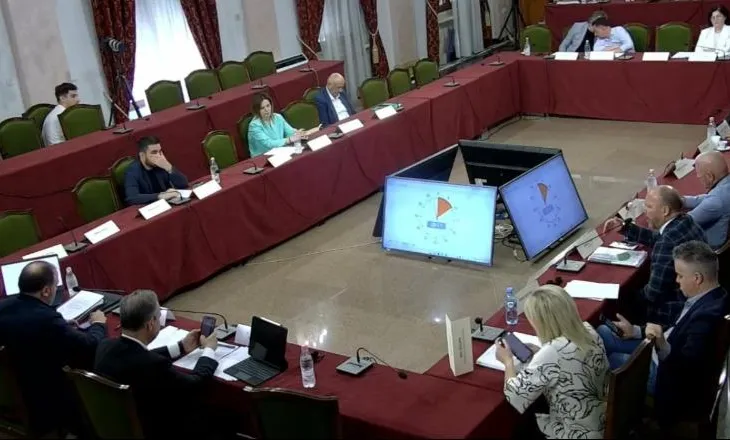 Debate për ndarjen e re territoriale, opozita: Nuk kemi kohë! Mazniku: Afatet i përcakton ligji