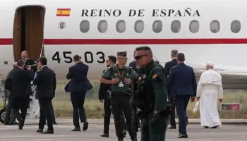Defekt teknik në avionin e Papës, Leoni XIV udhëton drejt Romës me mjetin ajror të Mbretit Felipe VI
