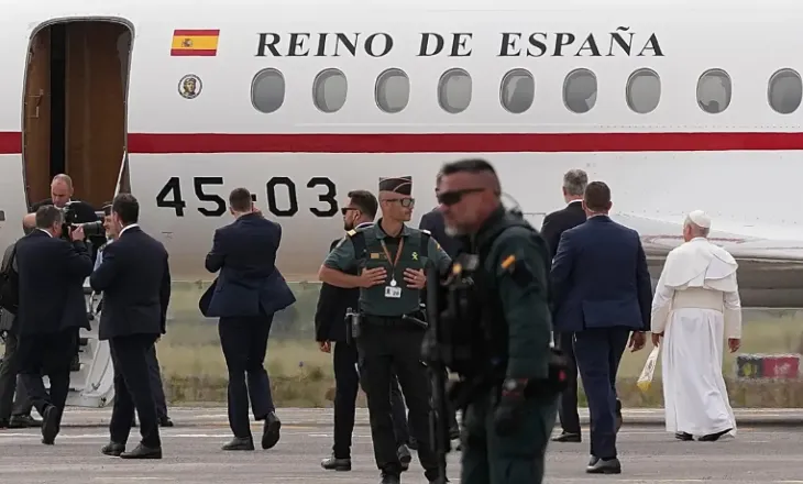 Defekt teknik në avionin e Papës, Leoni XIV udhëton drejt Romës me mjetin ajror të Mbretit Felipe VI