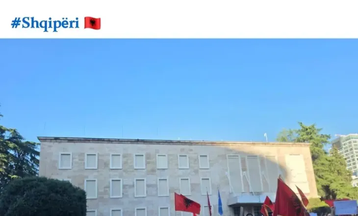 Deputetët e PD-së në krah të protestuesve që kërkojnë burgosjen e Sali Berishës!