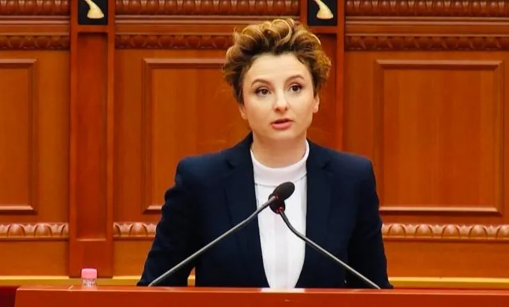 Deputetja e PL, Erisa Xhixho: 12 miliardë euro qarkullojnë jashtë bankave, investohen në resorte dhe kazino!