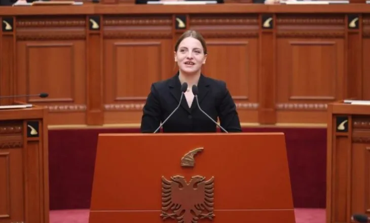 Deputetja nxjerr mesazhet me Ramën dhe i kërkon dorëheqjen: S’kam frikë të…