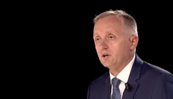 Dervishi ‘thumbon’ Berishën: Në këto tre javë është protestuar sa opozita në tre mandate!