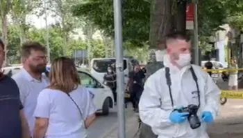Detaje nga grabitja në bankë, autori ndoqi qytetaren deri te arka brenda institucionit, si ia rrëmbeu paratë nga dora