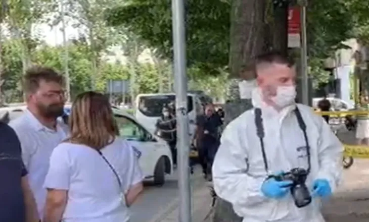 Detaje nga grabitja në bankë, autori ndoqi qytetaren deri te arka brenda institucionit, si ia rrëmbeu paratë nga dora