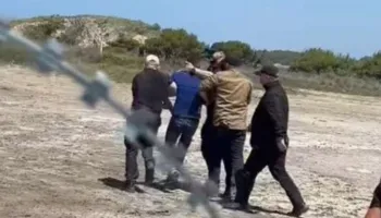 Dhunoi protestuesin në Zvërnec, lihet në burg Gerald Biba