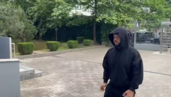 “Dilte live TikTok, tregonte armë në video”/ Gjyqi ndaj grupit të Laert Haxhiut, dëshmon Noizy: Me Kleviolin kemi…