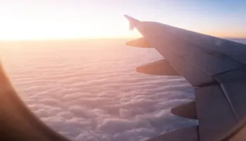 Disa truke se si të bëni një udhëtim të qetë me avion