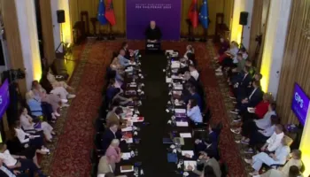 Diskutimet në mbledhjen e Grupit Parlamentar, Rama u kërkon deputetëve të jenë më prezent në rrjetet sociale