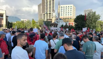 Dita e 11-të e protestës, qytetarët nisin marshimin drejt Kryeministrisë
