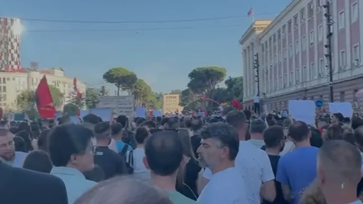 Dita e 17-të e protestës, nis grumbulimi i qytetarëve