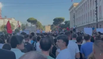 Dita e 18-të e protestës, qytetarët nisin marshimin drejt kryeministrisë