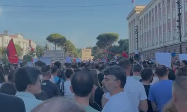 Dita e 18-të e protestës, qytetarët nisin marshimin drejt kryeministrisë