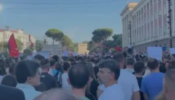 Dita e 19-të e protestës, qytetarët sërish para kryeministrisë