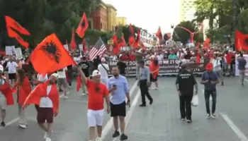 Dita e 21-të, diaspora pjesë e protestës para Kryeministrisë