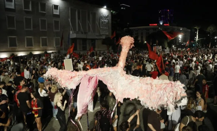 Dita e 23-të e protestës anti-qeveritare/ Largimi i Ramës, i panegociueshëm!’ Dalin me 5 kërkesa!